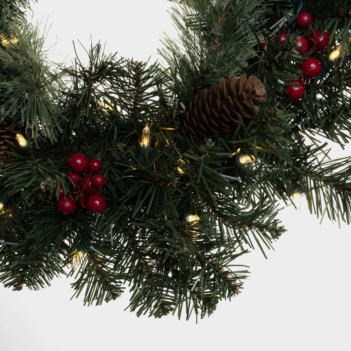 Mixed Pine Wreaths (Rechargeable)
