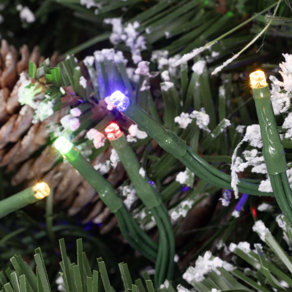 Shimmering Pine Wreaths (Plug-In)