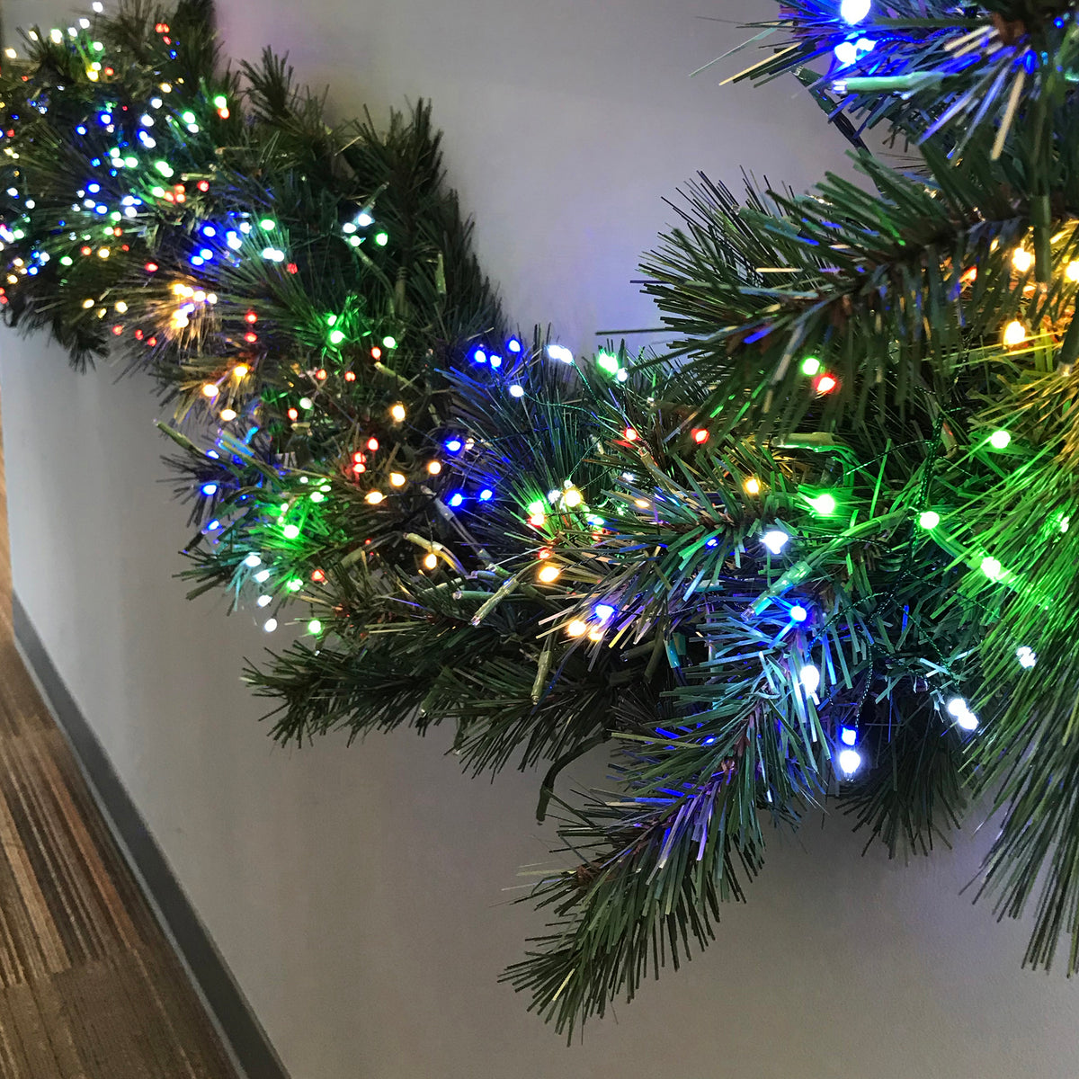 Big Seed 270L Garland Cluster Lights (Retail Box)