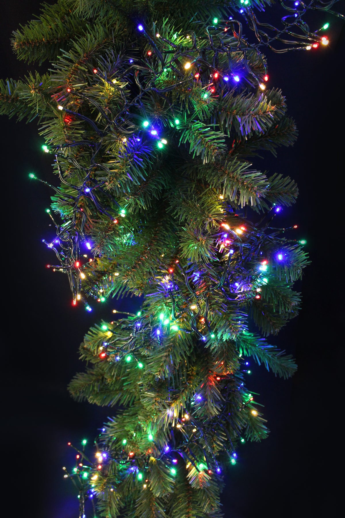 3MM Rice 768L Garland Cluster Lights (Reel)