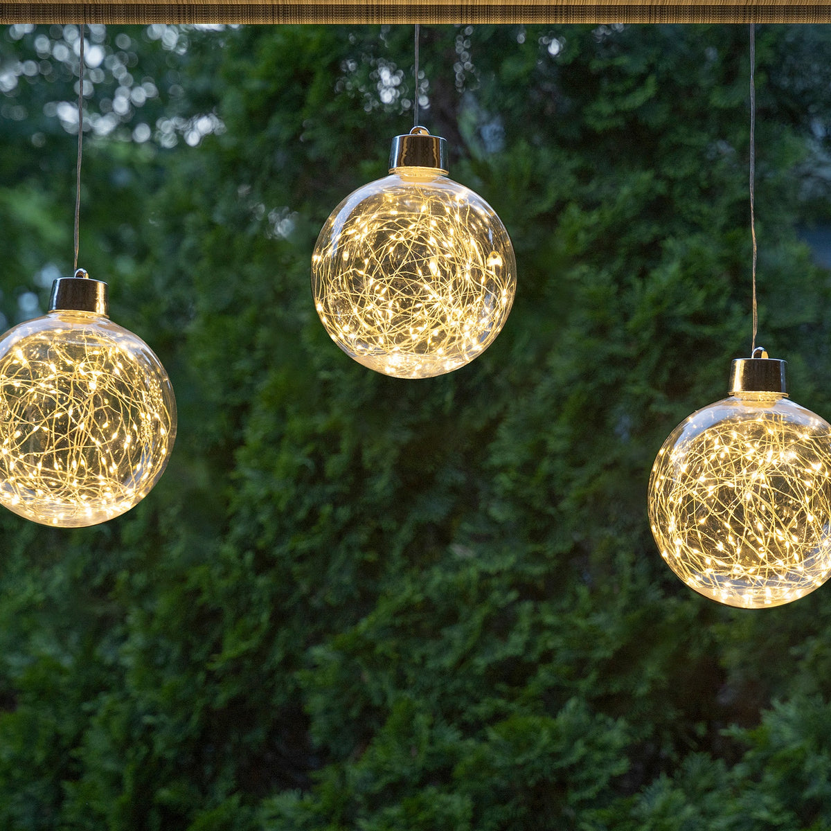 6" Hanging Globes (Retail Box)